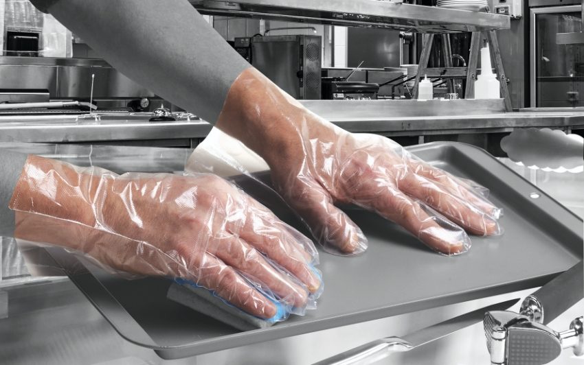 CLEAR POLY GLOVE (medium)   1x10000   GD52MED